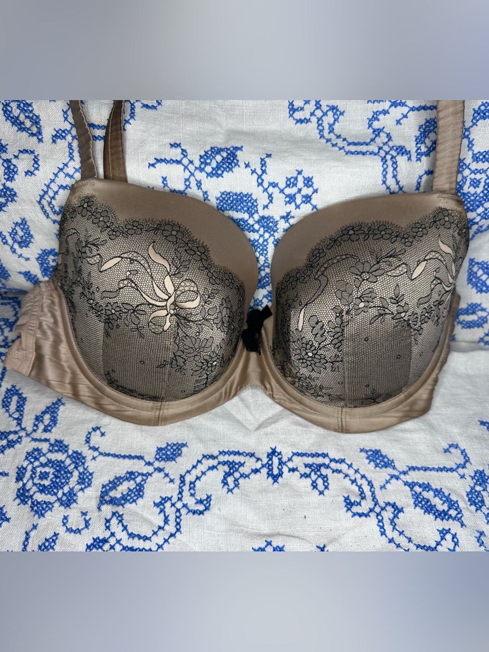 Capella Plunge 28G #6426 Champagne Lace